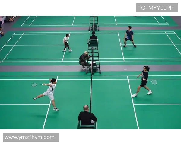 羽毛球比赛中的关键技术动作与多样化战术配合研究与应用分析